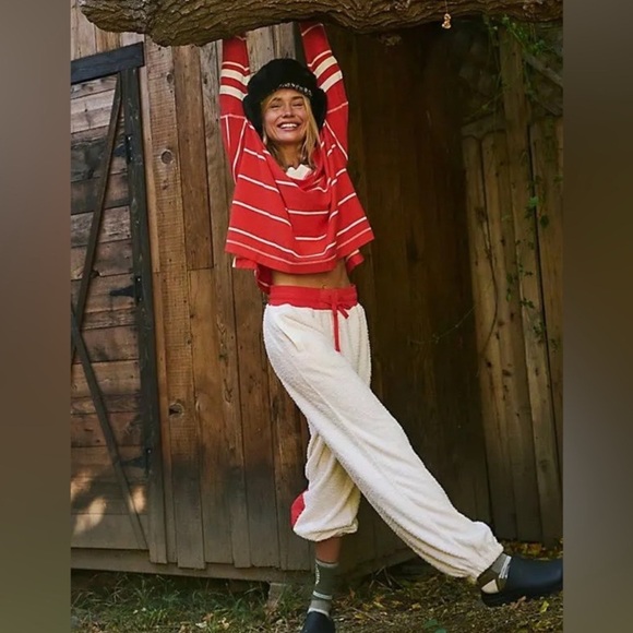 Free People MOVEMENT Cuddle Up Jogger Pants NWT Ivory Cherry Red - Picture 3 of 6